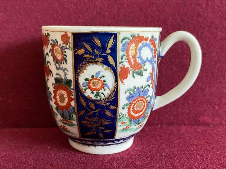 A Worcester Porcelain Kakiemon Pattern Coffee Cup c.1770