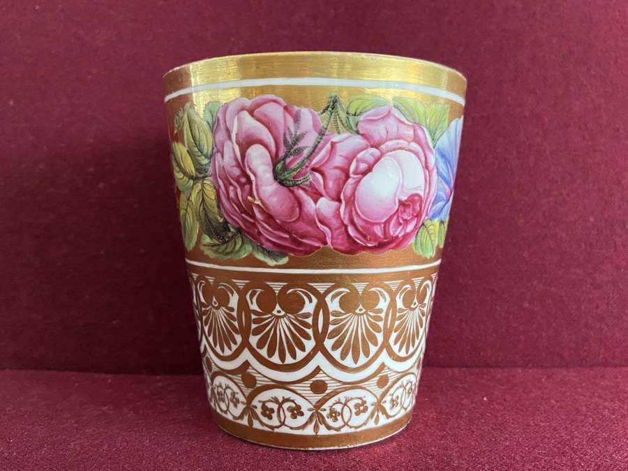 A Coalport Hybrid Hard-Paste Porcelain Beaker c.1800-1810