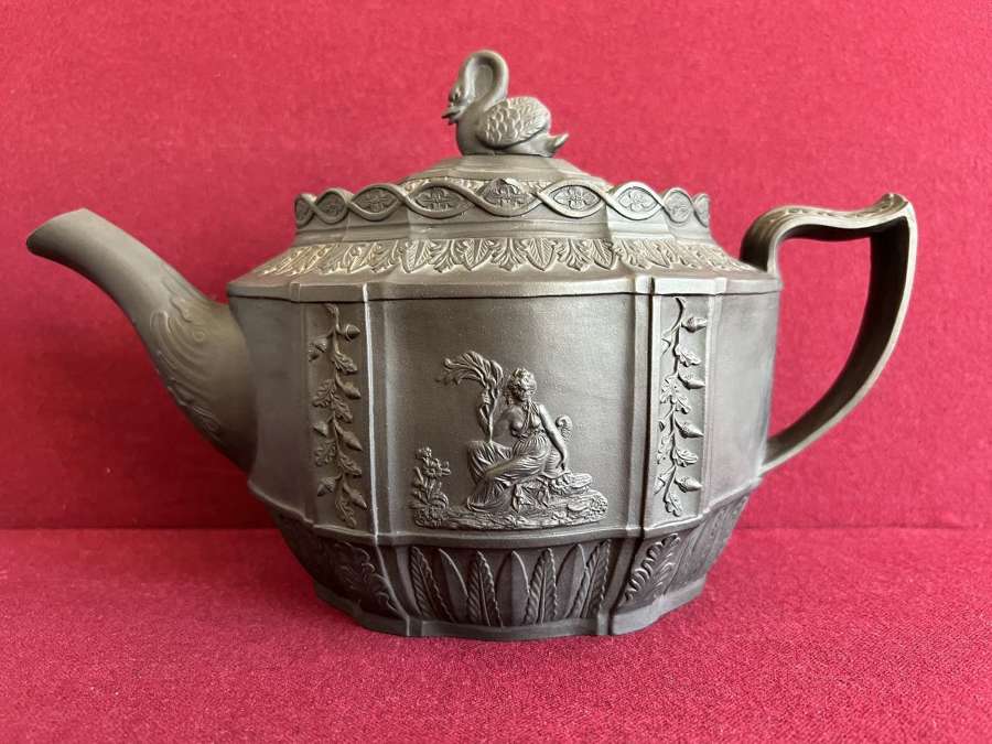 A Black Basalt Teapot c.1805-1815 attributed to Barker