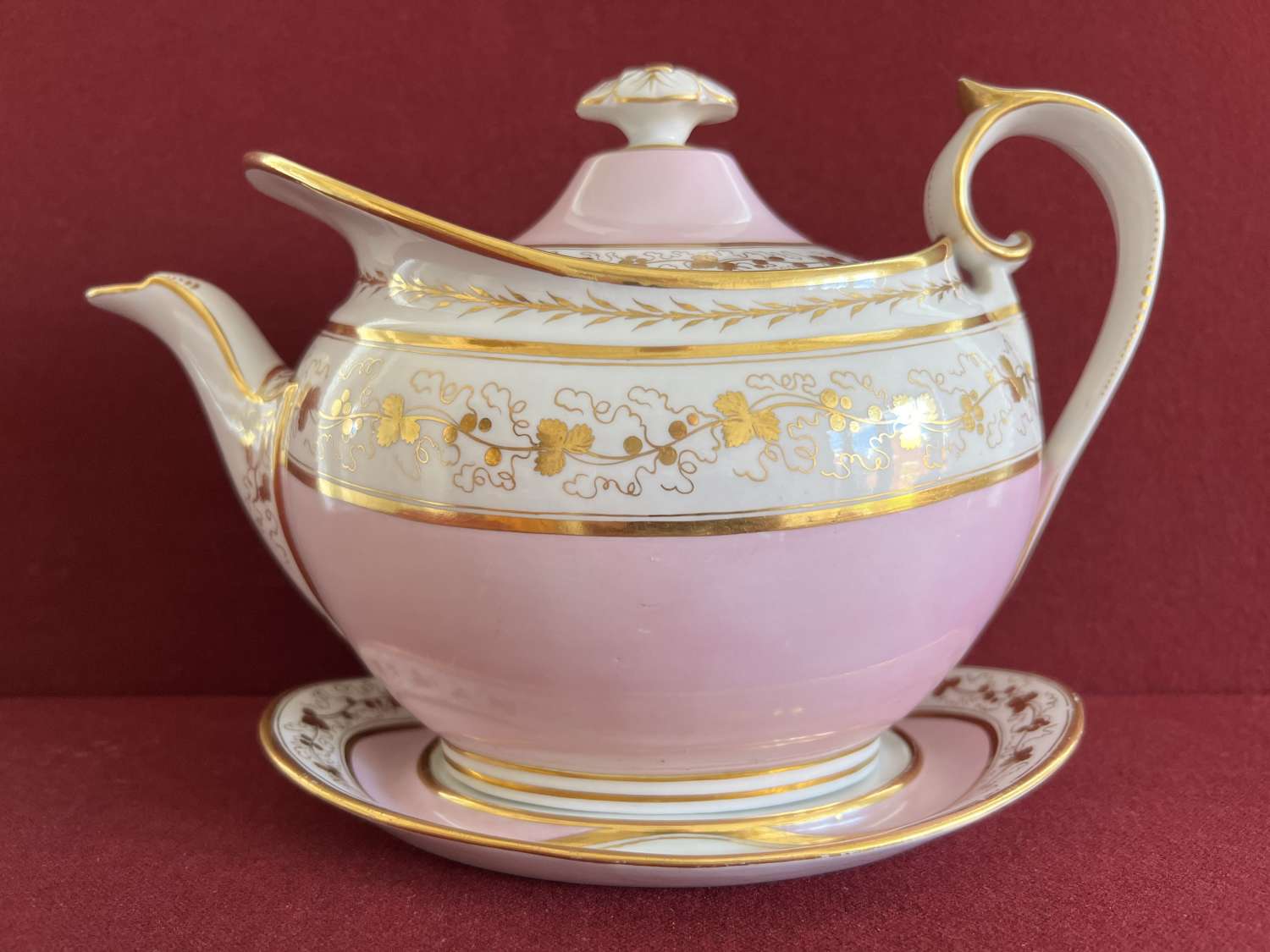 A Flight Barr & Barr Worcester Porcelain Teapot c.1813-1815