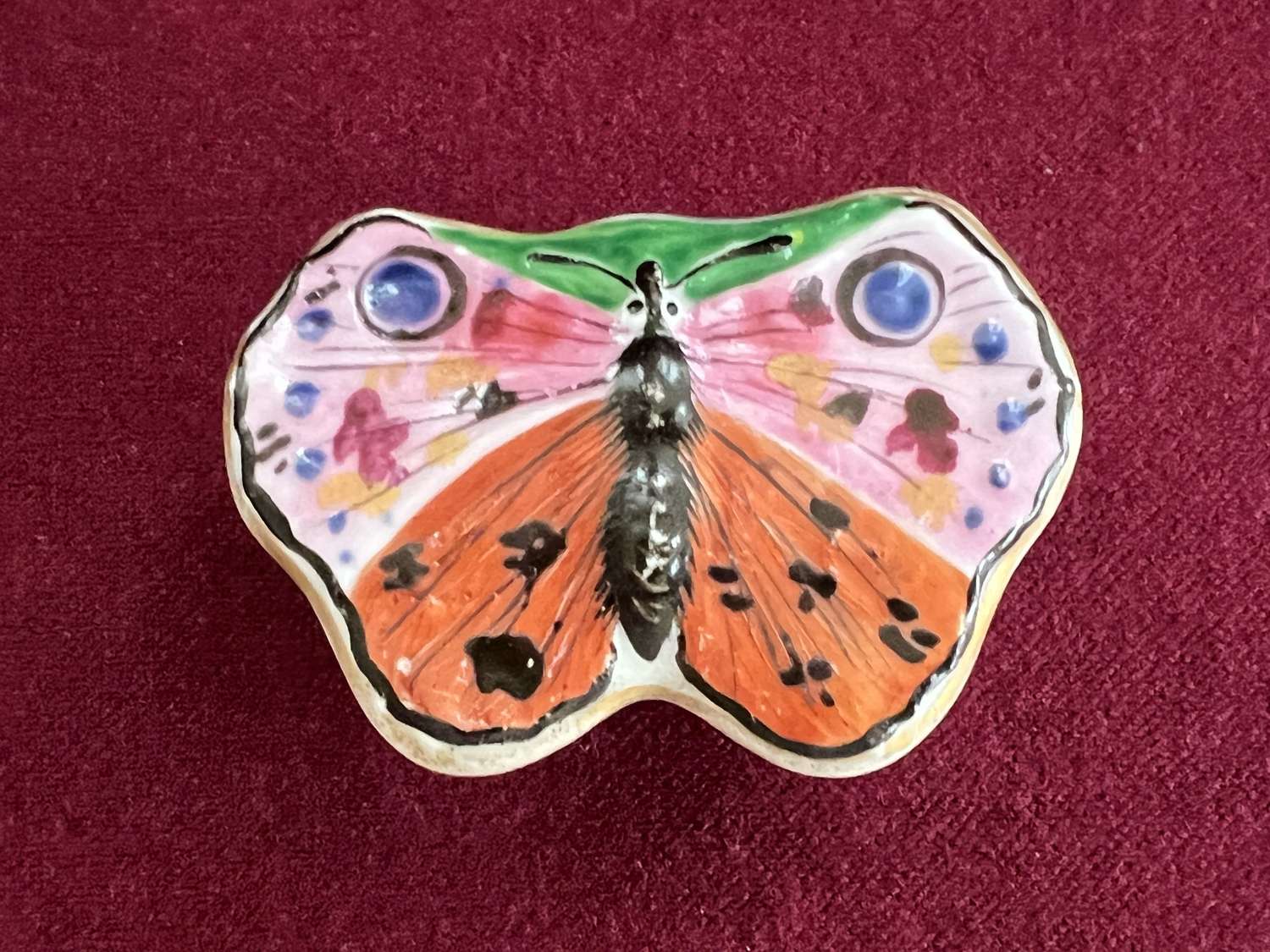 A rare English Porcelain Trinket Box in the form of a Butterfly c.1820