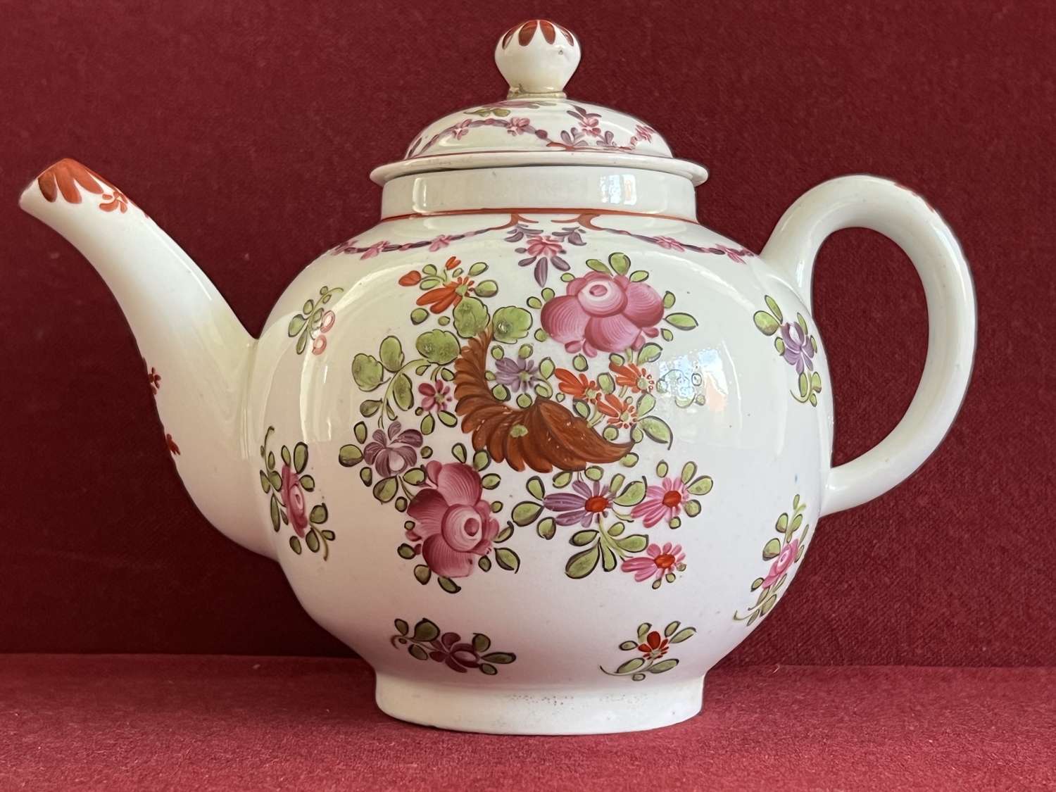 A Lowestoft Porcelain Curtis Pattern Teapot and Cover c.1785