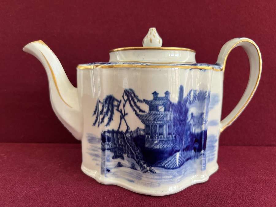 A New Hall 'Silver Shape' Teapot 'Tripple Willow' Pattern c.1787-1790