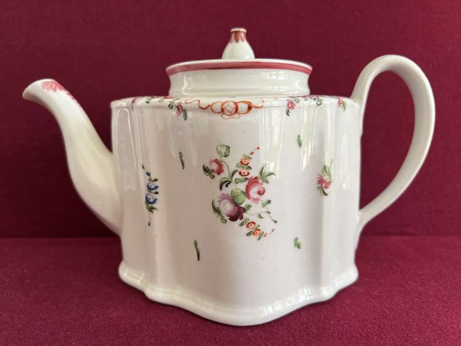 A New Hall 'Silver Shape' Teapot c.1787-1790 in pattern 195