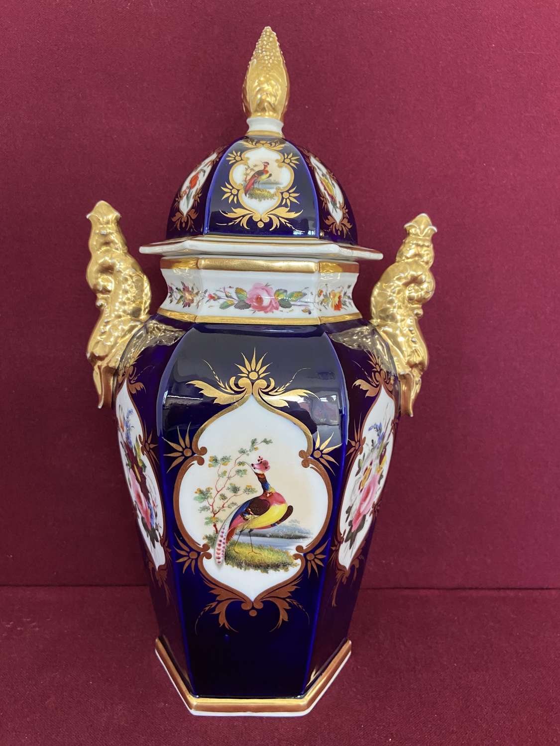 A Chamberlain Worcester Porcelain vase and cover c.1830-1840