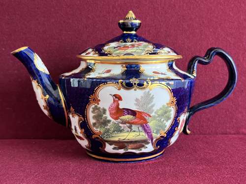 A Flight & Barr Worcester Porcelain Bachelors Teapot c.1795