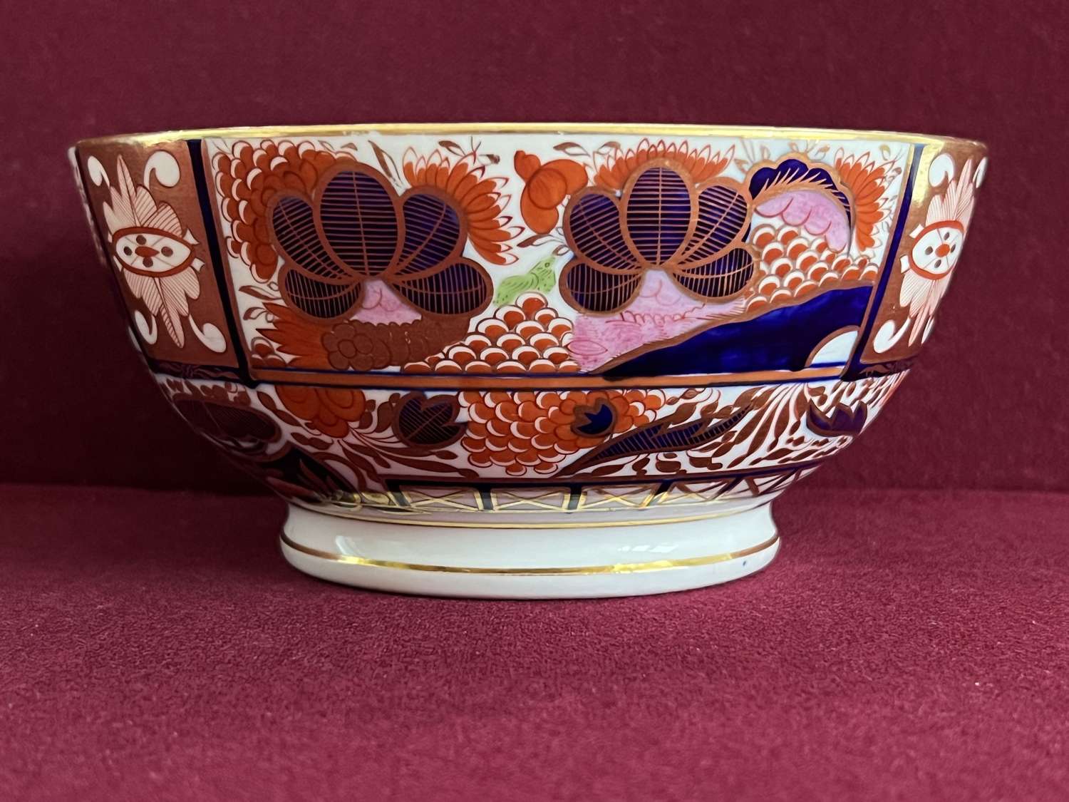 A Chamberlain Worcester Porcelain Bowl c.1802-1810 in pattern 240