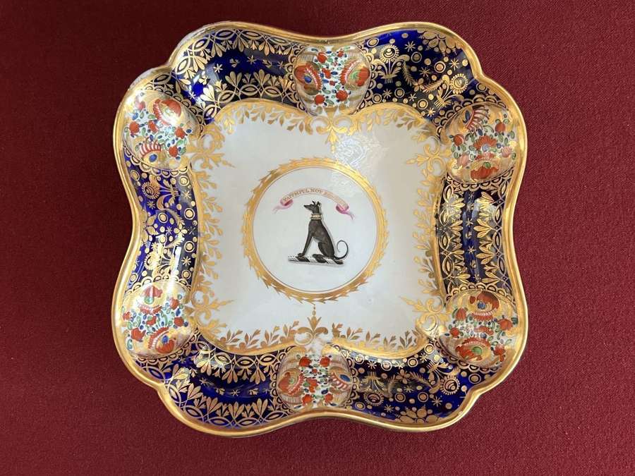A Chamberlains Worcester armorial porcelain dish c.1815