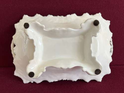 A Chamberlain Worcester Porcelain Shell encrusted basket c.1840