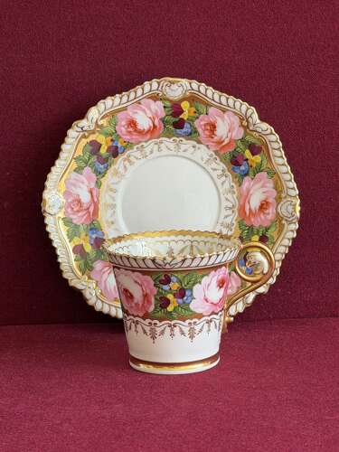 A Chamberlain Worcester Porcelain Trio pattern 924 c.1816
