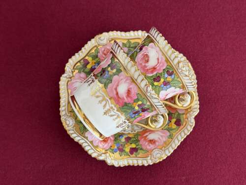 A Chamberlain Worcester Porcelain Trio pattern 924 c.1816