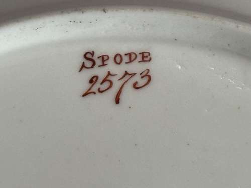 A Spode Porcelain Plate in pattern 2573 c.1817