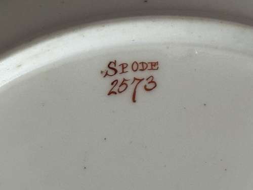 A Spode Porcelain Plate in pattern 2573 c.1817