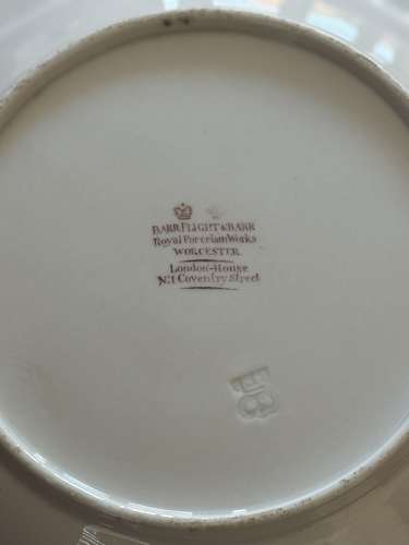 A Barr, Flight & Barr Worcester Armorial Porcelain Soup Plate c1808-13