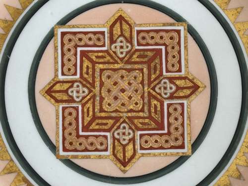 A rare Barr, Flight & Barr Worcester Celtic Design Dinner Plate c.1810