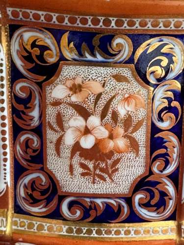 A Chamberlain Worcester Porcelain Bough Pot c.1800