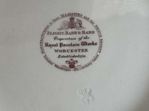 A Flight, Barr & Barr Worcester Porcelain Dinner Plate c.1815 - 1820