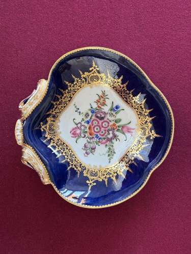 A First Period Worcester Porcelain Shell Shaped Dessert Dish c.1770