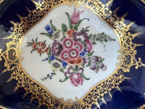 A First Period Worcester Porcelain Shell Shaped Dessert Dish c.1770