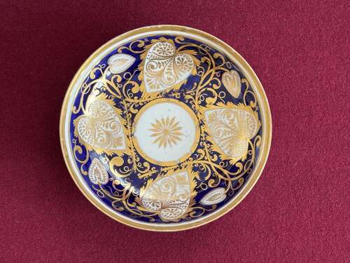 A New Hall Hard Paste Porcelain 'Bute' Shape Trio in pattern 566 c.1805