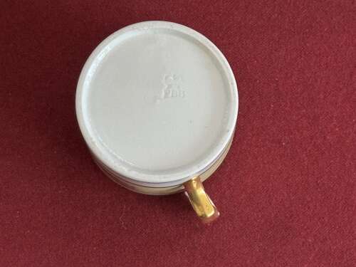 A Flight, Barr and Barr Worcester Porcelain Coffee Can c.1815 - 1820