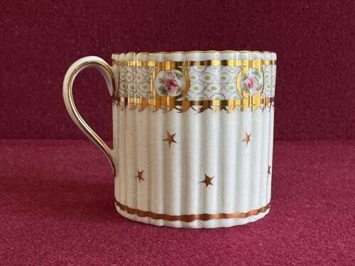 A rare New Hall Hard Paste Porcelain Coffee Can in pattern 183 c.1787 - 1792