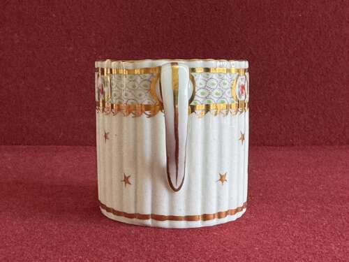 A rare New Hall Hard Paste Porcelain Coffee Can in pattern 183 c.1787 - 1792