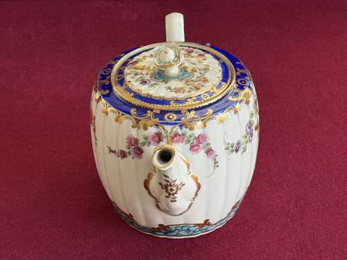 An exquisite First Period Worcester Porcelain Teapot c.1780