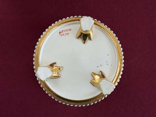 A pair of Spode Porcelain 'Beaded Beaker Matchpots on Claws' in pattern 2575 c.1815 - 1820