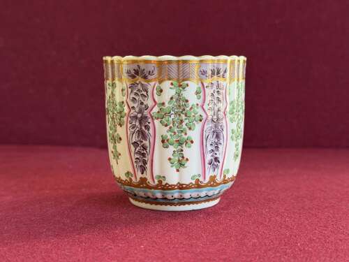 A Worcester Porcelain Coffee Cup in 'Hop Trellis' Pattern c.1775