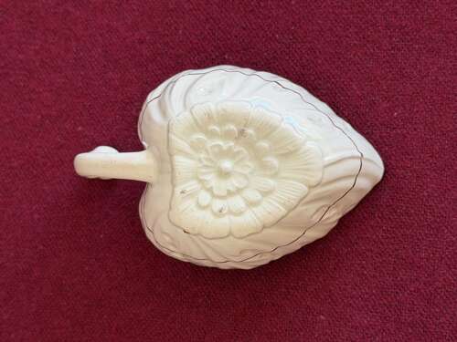 A Creamware Butter Boat c.1790 - 1800