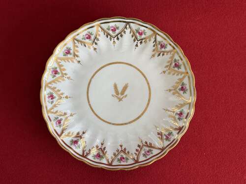 A New Hall Porcelain Saucer Dish in pattern 83 c. 1790 - 1800