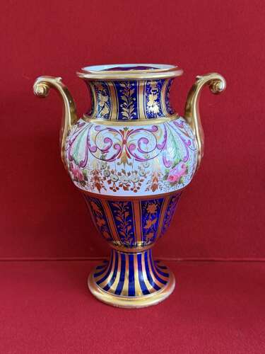 A very rare Spode Porcelain Garniture decorated in pattern 407 c.1805