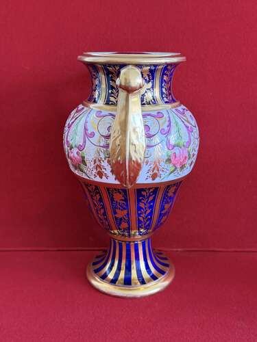A very rare Spode Porcelain Garniture decorated in pattern 407 c.1805