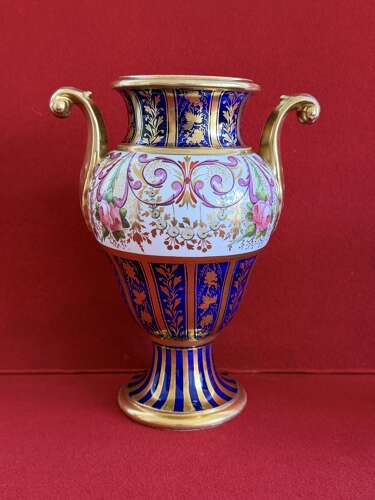 A very rare Spode Porcelain Garniture decorated in pattern 407 c.1805
