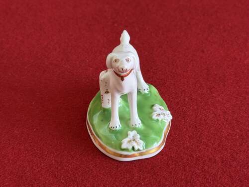 A small Chamberlain Worcester Porcelain model of a dog c.1847 - 1852